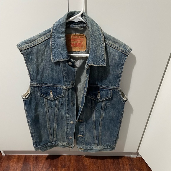 Levi's Jackets & Coats Levi Sleeveless Denim Jacket In Mens Small